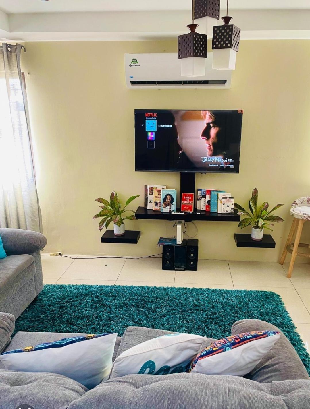 Travelholics Getaways Villa Piarco ภายนอก รูปภาพ